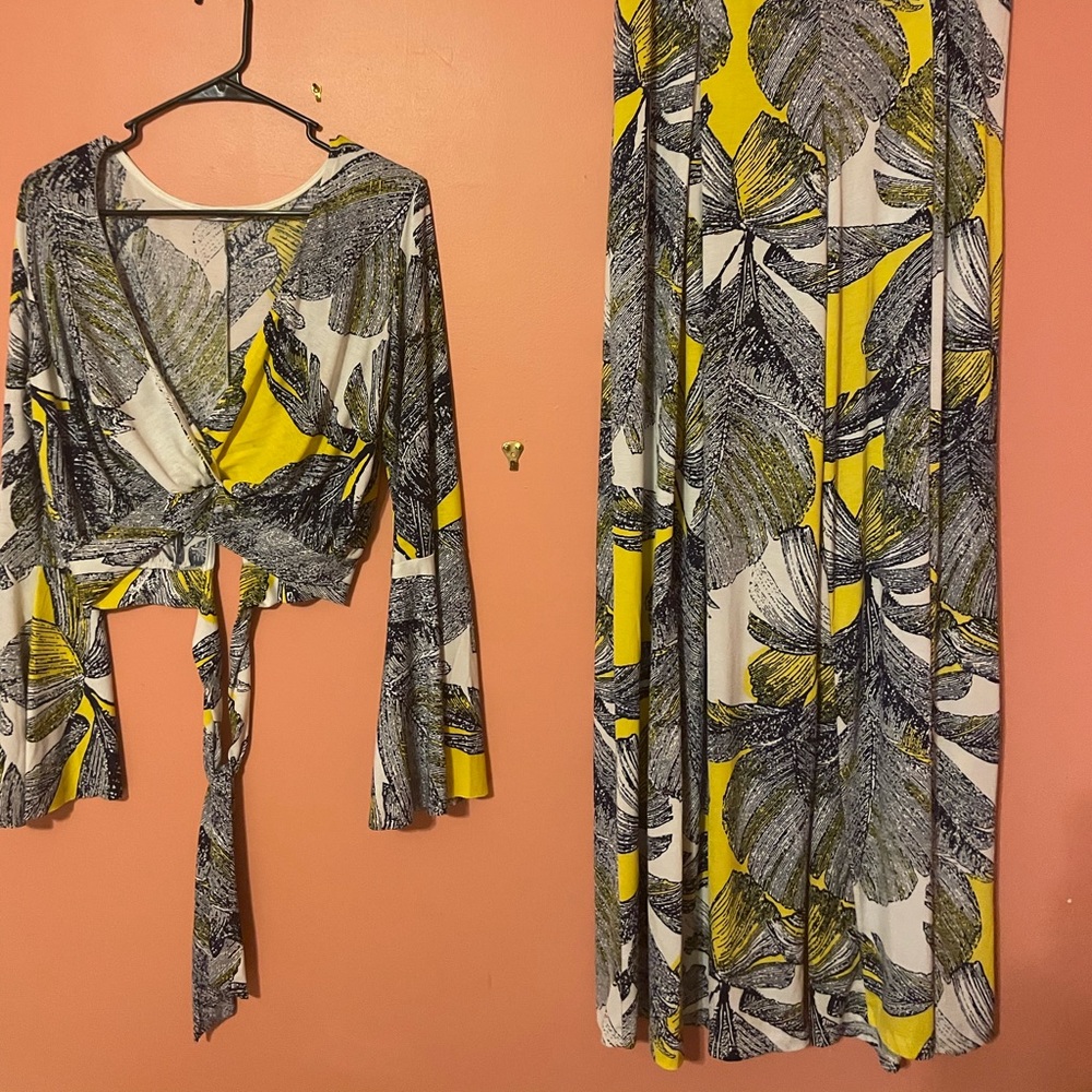 Yellow/Blue White Two Piece Set